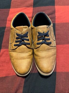 Boys Casual Tan Lace-Up Shoes